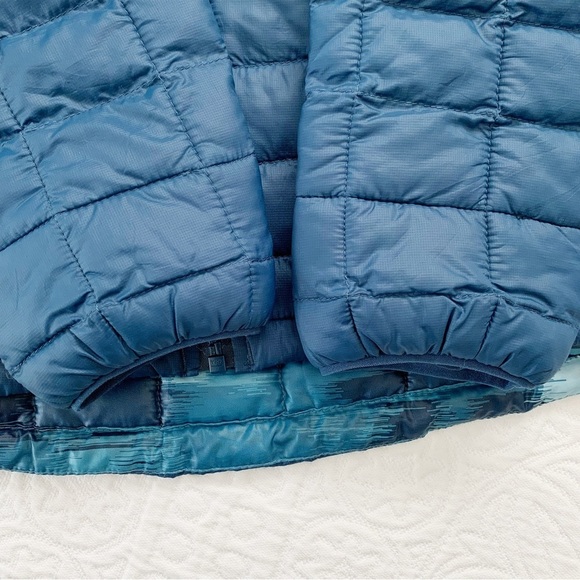 The North Face Women's Thermoball‎ Eco Hoodie Jacket - Picture 5 of 6